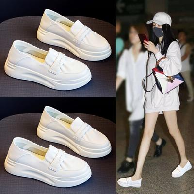 Маленькие белые туфли на толстой подошве женские летние дышащие тонкие с внутренней высотой, увеличивающей рост, кожаные одинарные туфли на мягкой подошве, дорожные туфли медсестры, студенческие туфли-маффины