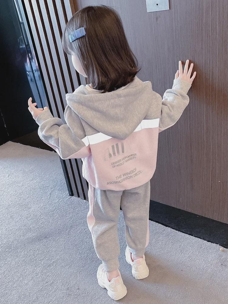 Спортивный костюм из двух частей из утолщенного бархата для девочек: Куртка с капюшоном и повседневные брюки на осень