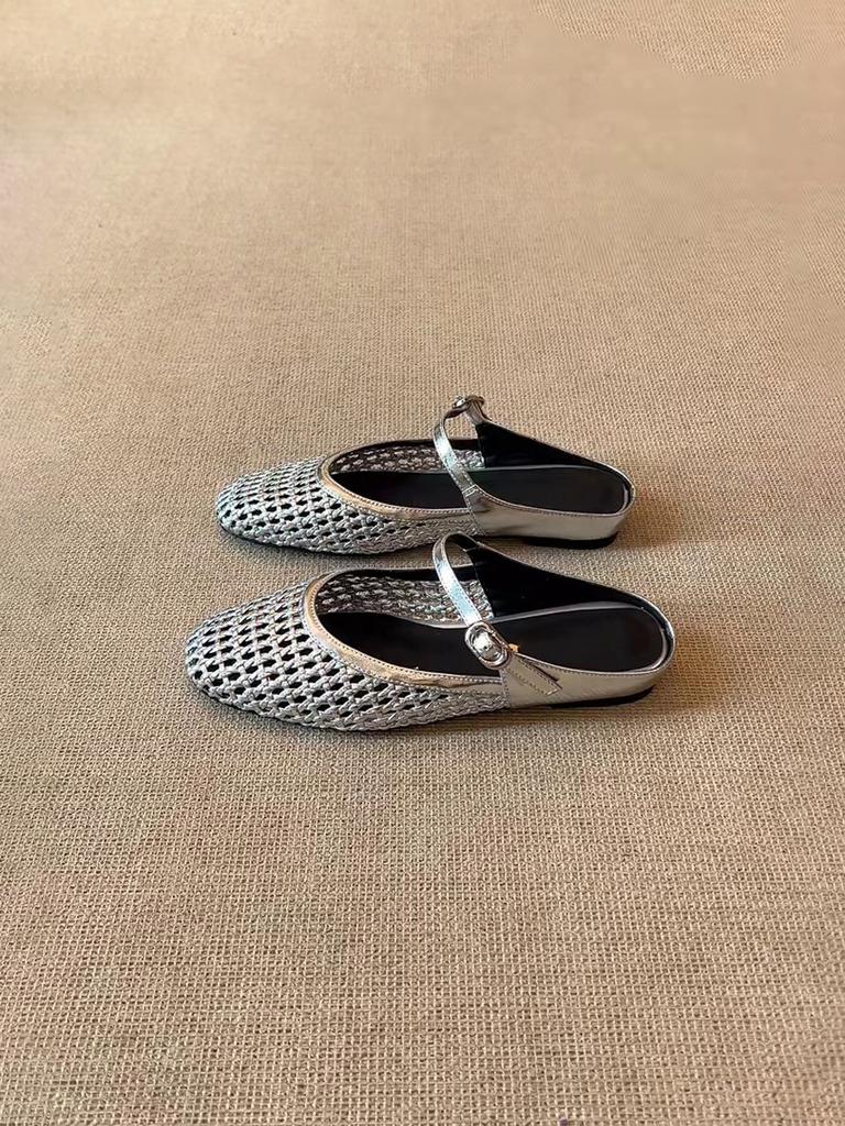 Hollow and Breathable Flat Bottom Versatile Soft Bottom Slippers Women's New Spring and Summer Women's Outer Wear Bag Head Half Slippers