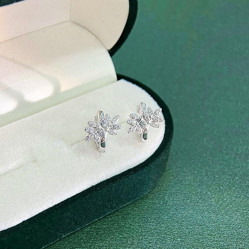 Легкие роскошные серьги-вкладыши с бриллиантовой инкрустацией для женщин с высококачественным нишевым дизайном Новые серьги Temperament