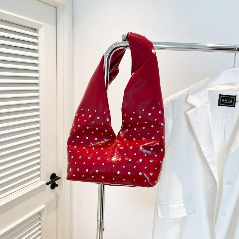 Punk Spice Girl Style Large Capacity Bag Women's Summer New Niche Underarm Retro Rivet Commuter Bag Tide