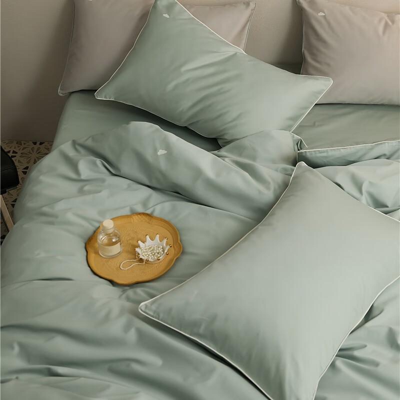 Lilang Cloud Collection 4-Piece Bedsheet Set