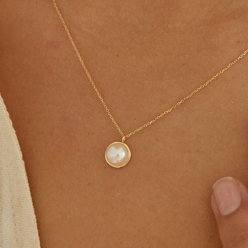 LUNNE 14k Freshwater Pearl Bezel Necklace (14k Gold) #LFN11