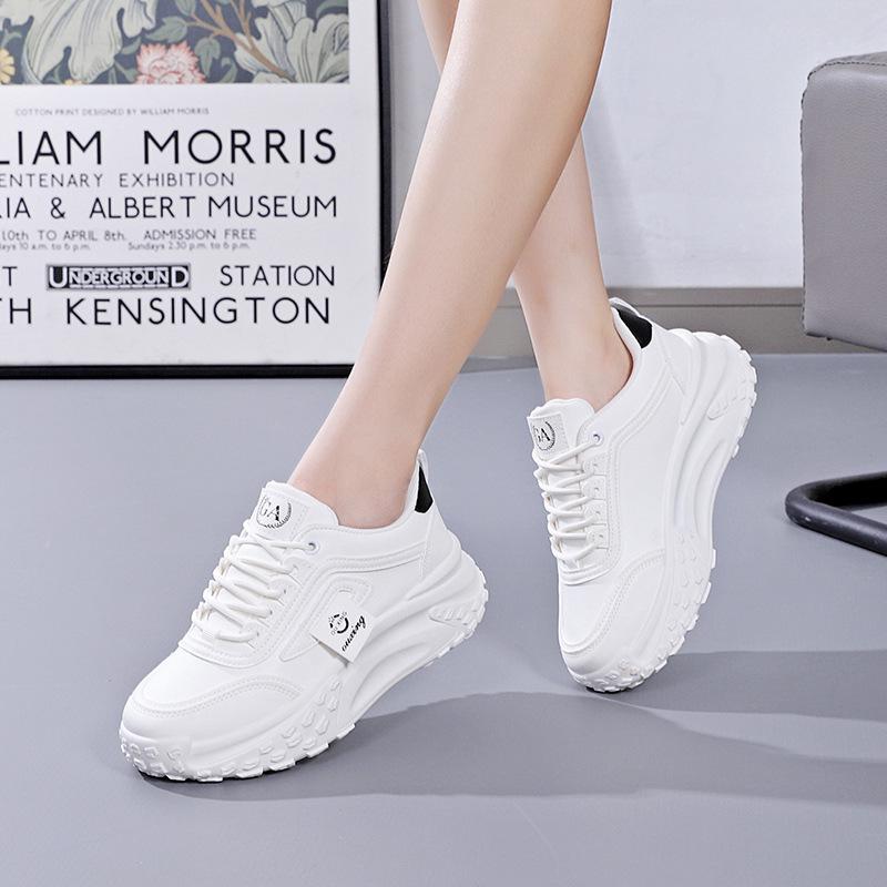 «Женские кроссовки для пап на толстой подошве, осень 2024 г., увеличивающие рост — мягкая кожа, универсальная повседневная спортивная обувь Q029»