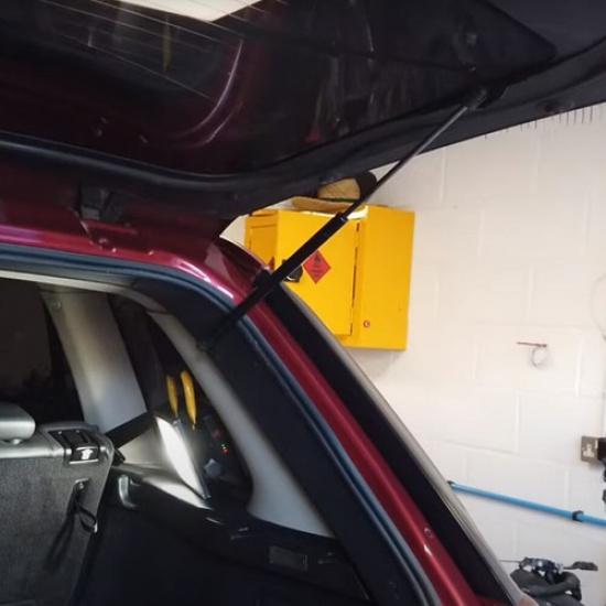 2Pcs Rear Window Glass Lift Support Gas Struts For LAND ROVER Range Rover Sport