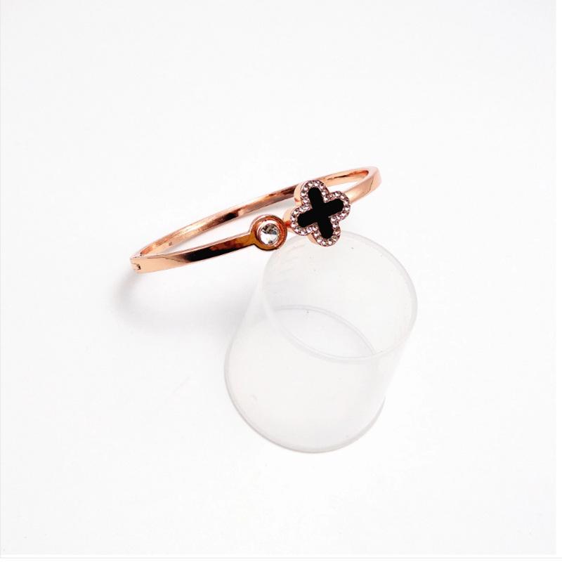 Korean Four-Leaf Clover Eco-Friendly Rose Gold Bracelet - Versatile, Popular Open Bangle