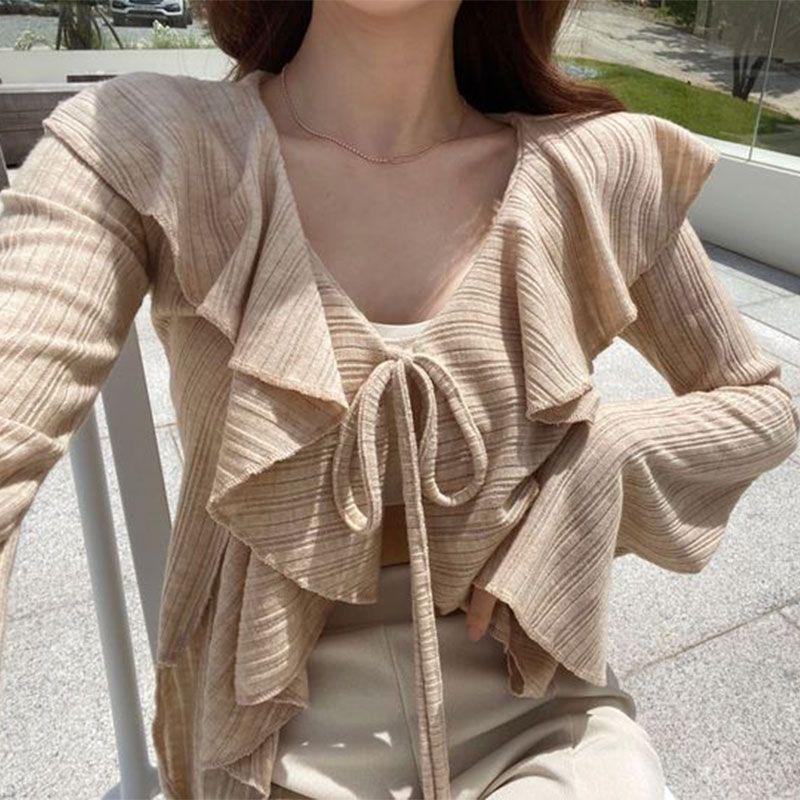 Топ в корейском стиле с воротником Питера Пэ, оборками и вырезами, рукава-колокола