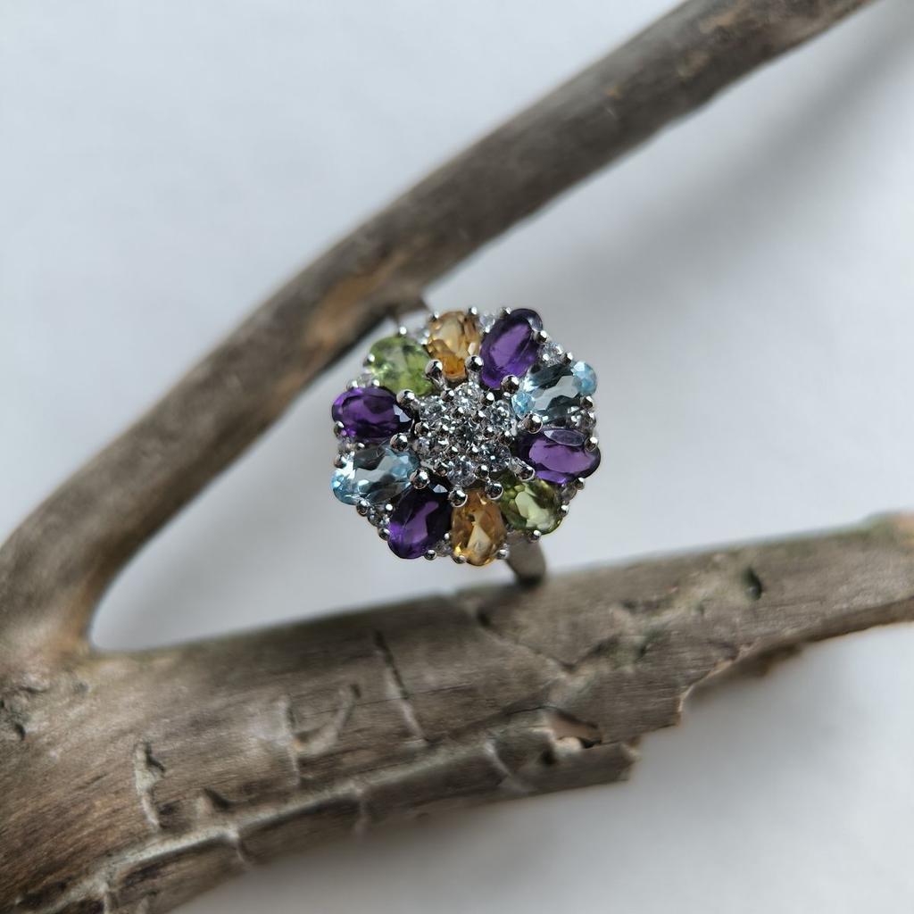 Серебряное кольцо с натуральным аметистом 3.048ct, цитрином, хризолітом, топазом, вес изделия 3,52 гр (2193333)