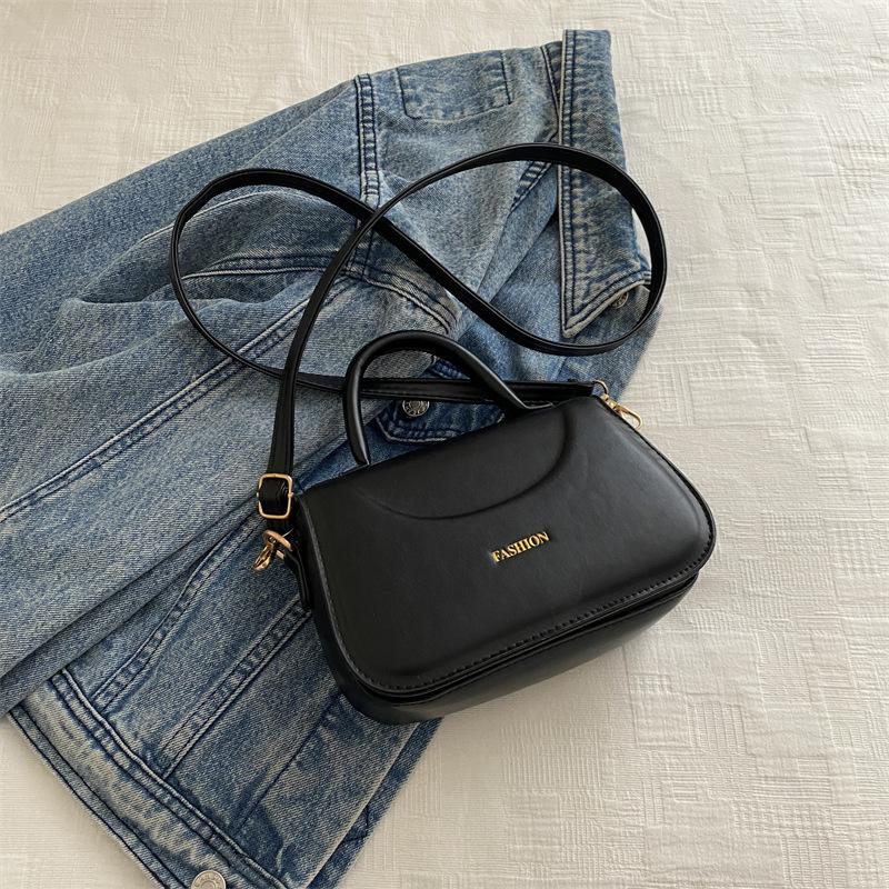 Модная нишевая дизайнерская маленькая сумка женская 2024 новая личность красивая простая сумка-мессенджер осенняя портативная маленькая квадратная сумка