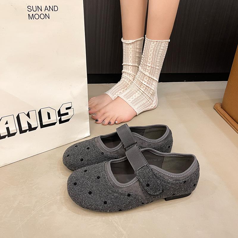 Retro style word with polka dots shallow mouth Mary Jane shoes women's new design sense fashionable small fragrant single shoes