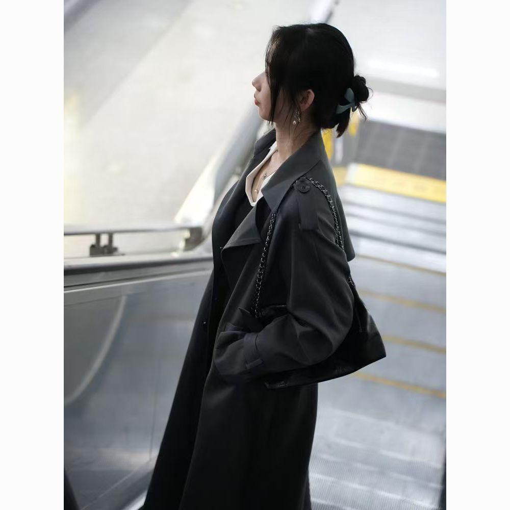 Женский удлиненный серый тренч - Весна/Осень 2025. Новая модель больших размеров, длиной до щиколотки.