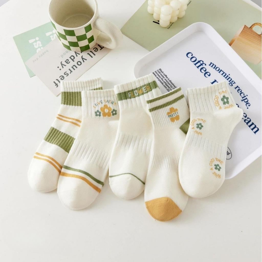 5 Pairs of Short Socks Women's Cute Stockings Soft, Breathable, and Comfortable Socks