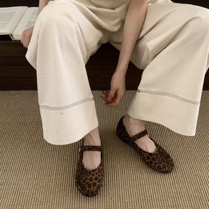 French Retro Leopard Print Light Mouth Flat-soled Single Shoes Women's 2025 New Models Are Not Tired of Feet with Ballet Mary Jane Shoes