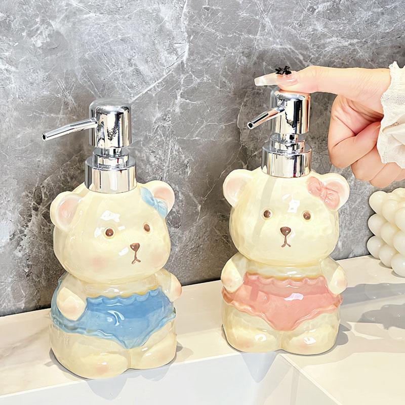 soap dispenser Creative ceramic bear lotion bottle for household bathroom hand sanitizer dispensing bottle with press button