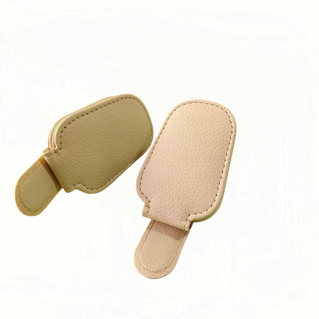 Держатель для солнцезащитных очков подходит для автомобильных солнцезащитных козырьков. Магнитный кожаный зажим для солнцезащитных очков и зажим для билетов. Аксессуары для автомобильных солнцезащитных козырьков.