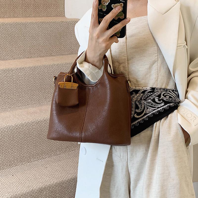 Дизайнерская модная маленькая сумка через плечо из искусственной кожи для женщин, зимняя новая простая сумка через плечо