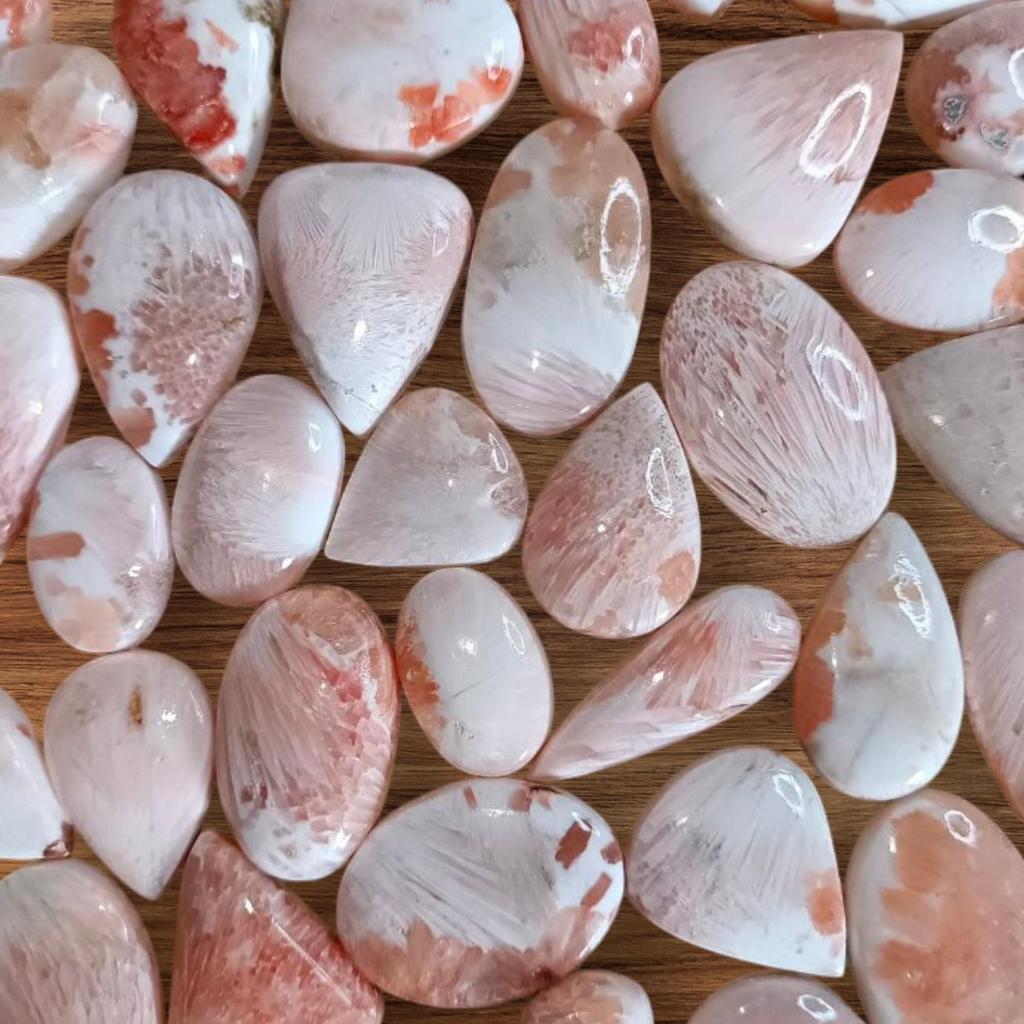 Натуральный дизайнерский розовый сколецитовый кабошон, лот россыпью кабошонов, смешанный лот, лот целебных драгоценных камней для изготовления ювелирных изделий.