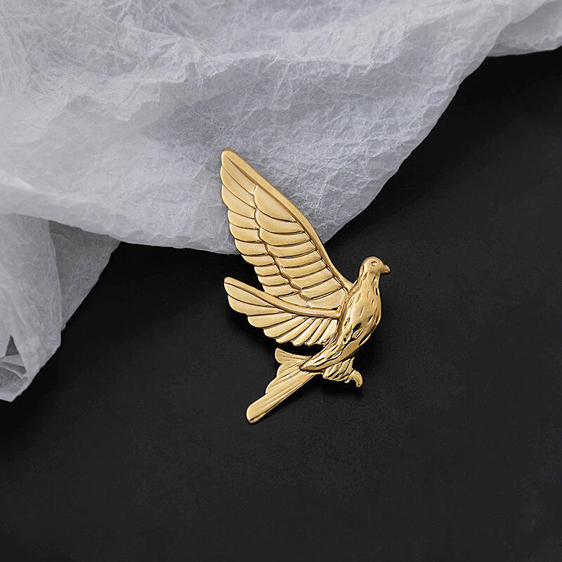Stainless Steel Peace Dove Animal Brooches for Women Men Creative Classic Waterproof Clothing Brooches Party Jewelry Accessories