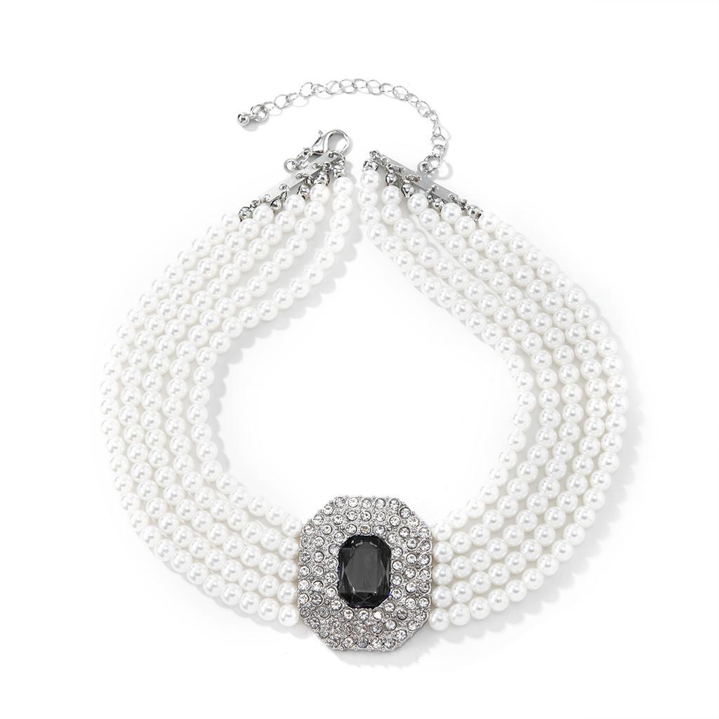 French Elegant Multi-layer Imitation Pearl Neck Chain Temperament Light Luxury Beaded Round Pendant Necklace