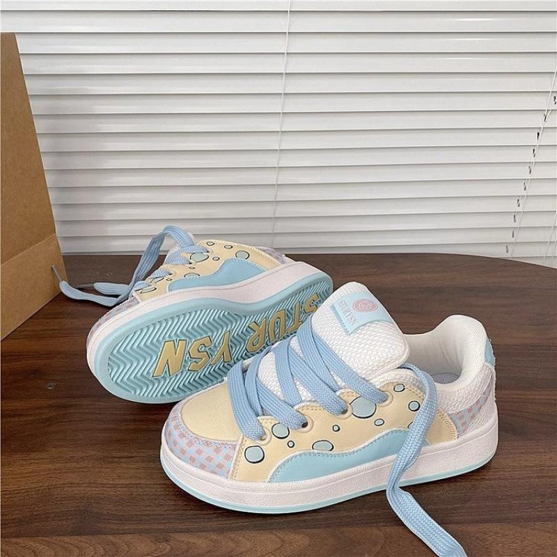 Women's 2025 New Whimsical White Platform Sneakers Minimalist Design Heightening Lightweight Athletic Shoes