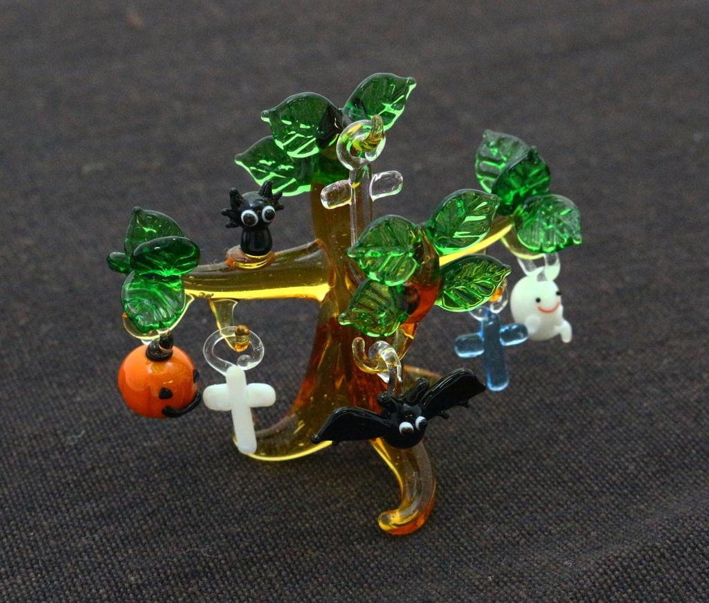 Fourcart Cute Handmade Glass Halloween Tree Set of 6