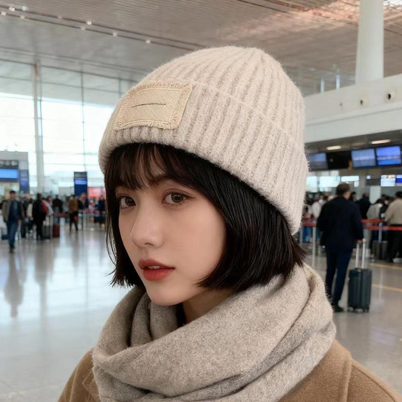 Keep warm and show your face Small wool hat Big head circumference Versatile ear protector Knitted hat Student Korean version Cold hat tide