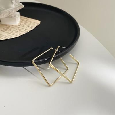 Женское повседневное кольцо-коробка из золота Серьги с серебряной иглой