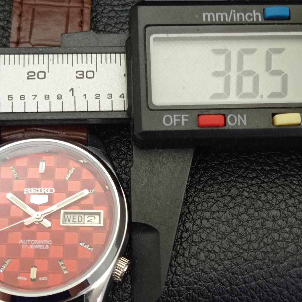 ВОССТАНОВЛЕННЫЕ МУЖСКИЕ ЧАСЫ SEIKO 5 AUTOMATIC, СДЕЛАНО В ЯПОНИИ, КРАСНЫЙ ЦИФЕРБЛАТ, ИЗГОТОВЛЕНЫ НА ЗАКАЗ a440121-2 QV90-a440121