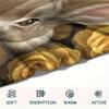 Фланелевое одеяло с узором «Кролик и цветы», Высококачественное, Комфортное для всех сезонов, Декор для дома, Тепло и уют, Идеально для подарков.