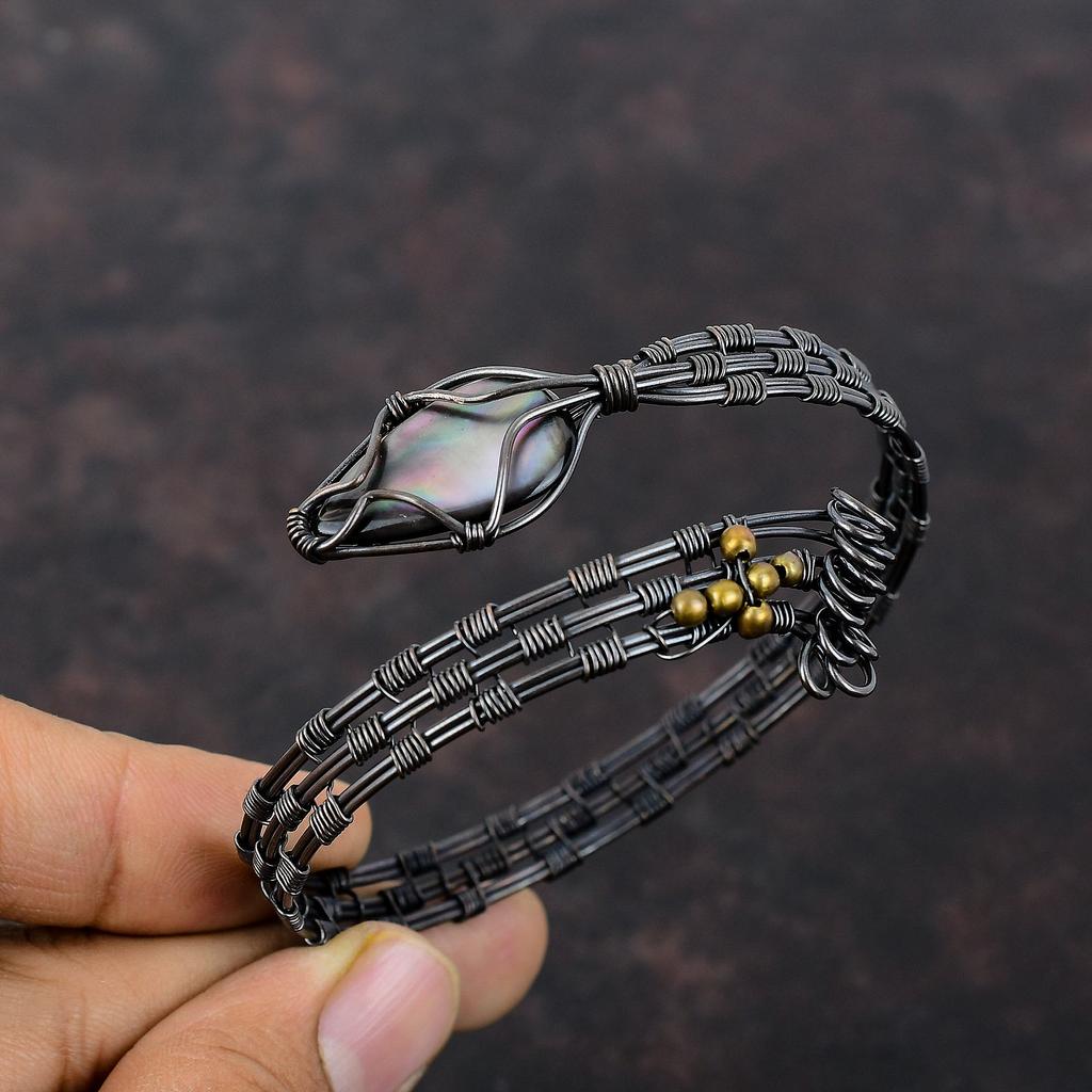 Черный перламутровый браслет, манжета из медной проволоки, регулируемый браслет из драгоценного камня высшего качества, браслет ручной работы для подарка, ювелирные изделия из медной проволоки