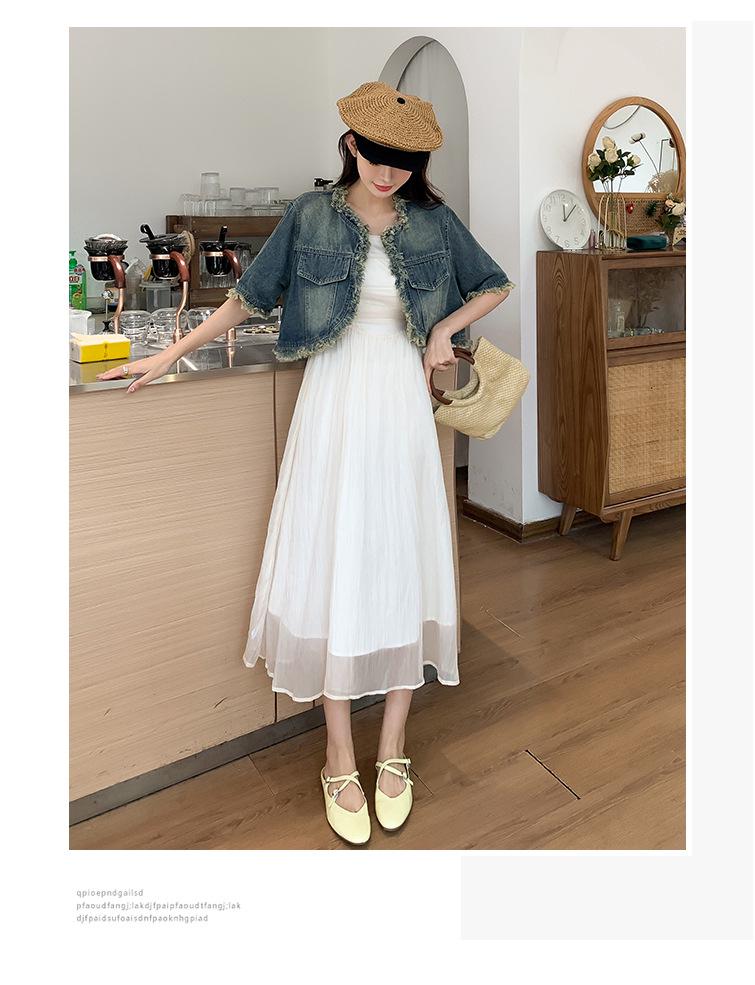 Женская джинсовая куртка с кисточками в ретро-гонконгском стиле — короткий рукав, необработанный край, свободный крой, весна/лето 2024 г.