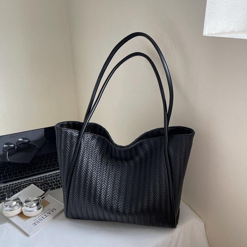 Плетеная сумка большой вместимости женская осенняя новая ретро универсальная сумка на плечо сумка-тоут для通勤