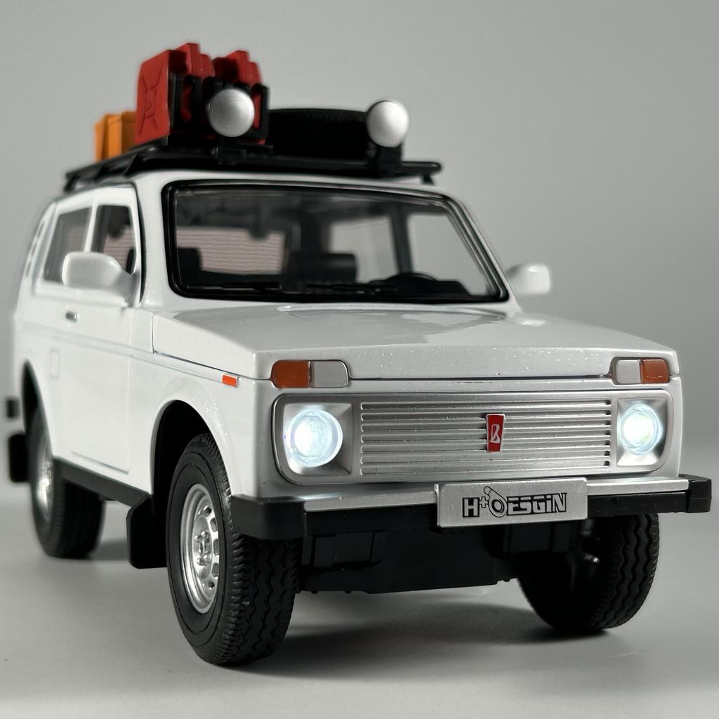 1:24 Русская LADA NIVA ДИКАЯ ВЕРСИЯ Внедорожник Металлический Литой Модель Автомобиля Настольный Дисплей Коллекционный Орнамент Праздник