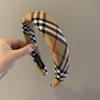 Plaid Wide-Brimmed Headband: Spring/Summer Age-Reducing Hair Accessory for Women