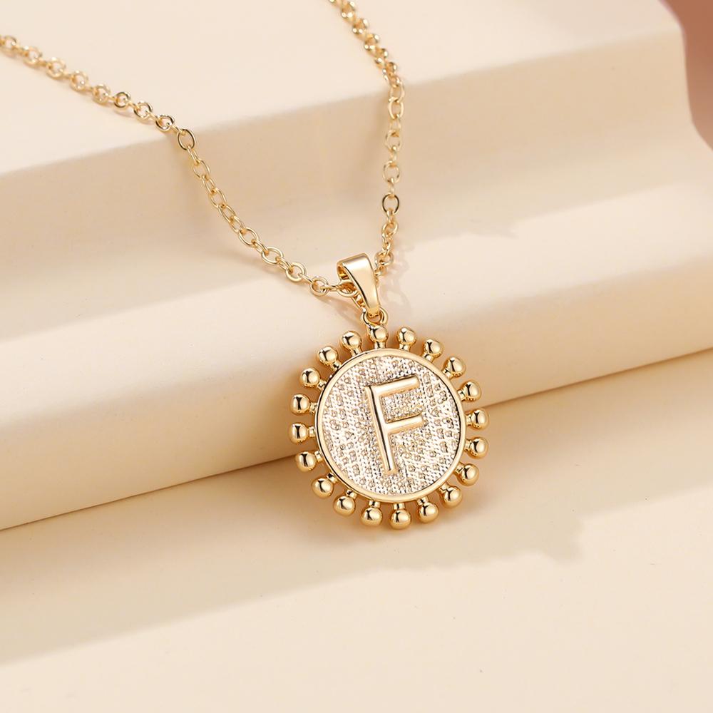 Ожерелье с инициалами для женщин, 1 шт., золотого цвета, круглая подвеска с буквами, цепочка, ожерелье, колье, ювелирные изделия с алфавитом