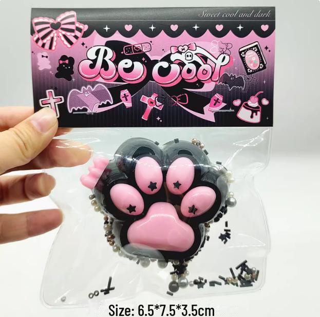 Медленный отскок плюшевой кошачьей лапы декомпрессионная игрушка симуляция