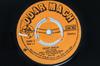 7-дюймовая пластинка KIWIRO BOYS BAND - Odar Mach / Anjeline DAM2 ODAR MACH Кения Мировая музыка Б/У