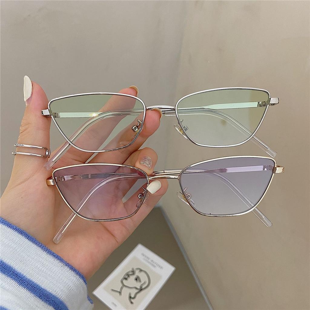 Triangle sunglasses, retro cat-eye sunglasses, make small faces look slimmer