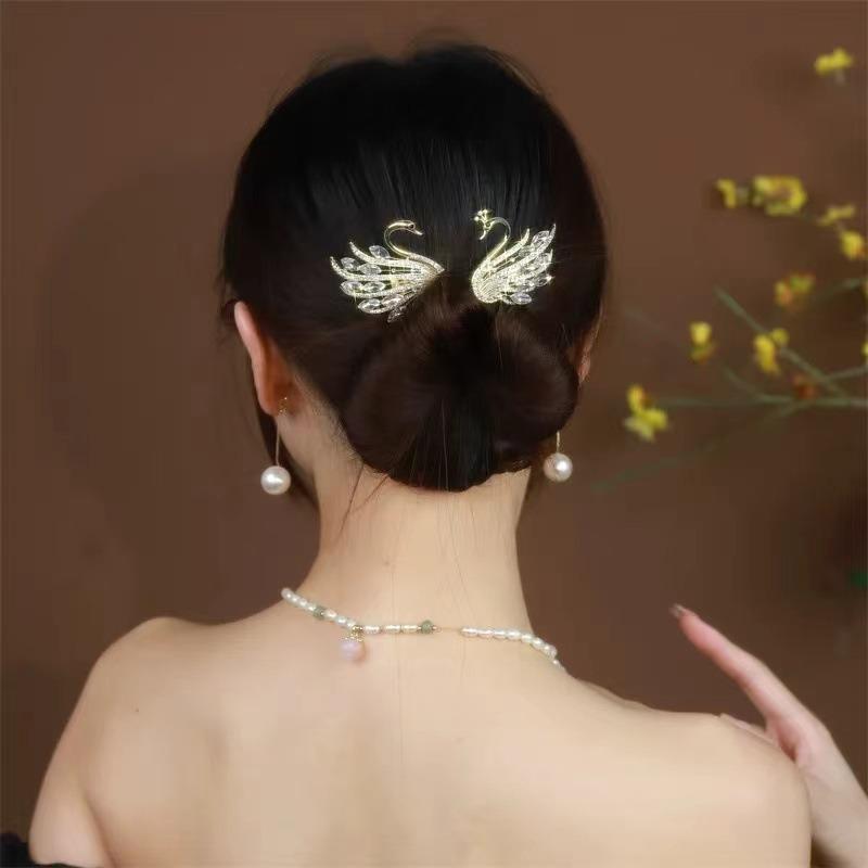 Заколка для волос со стразами и цветами Хвост кита Заколка для волос со стразами и цветами Ленивые бигуди для волос Ловкий пучок