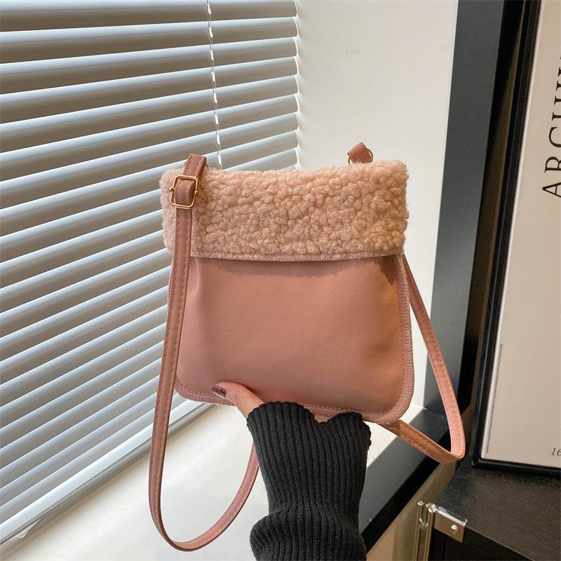 New Autumn Simple and Beautiful Faux Fur Lamb Wool Pocket Fashion Messenger Shoulder Bag for Women