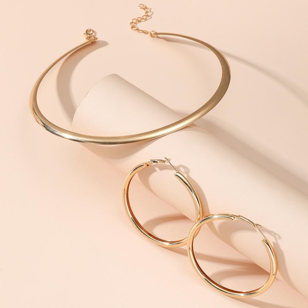 Fashionable Light Luxury Necklace Earrings Set for Women