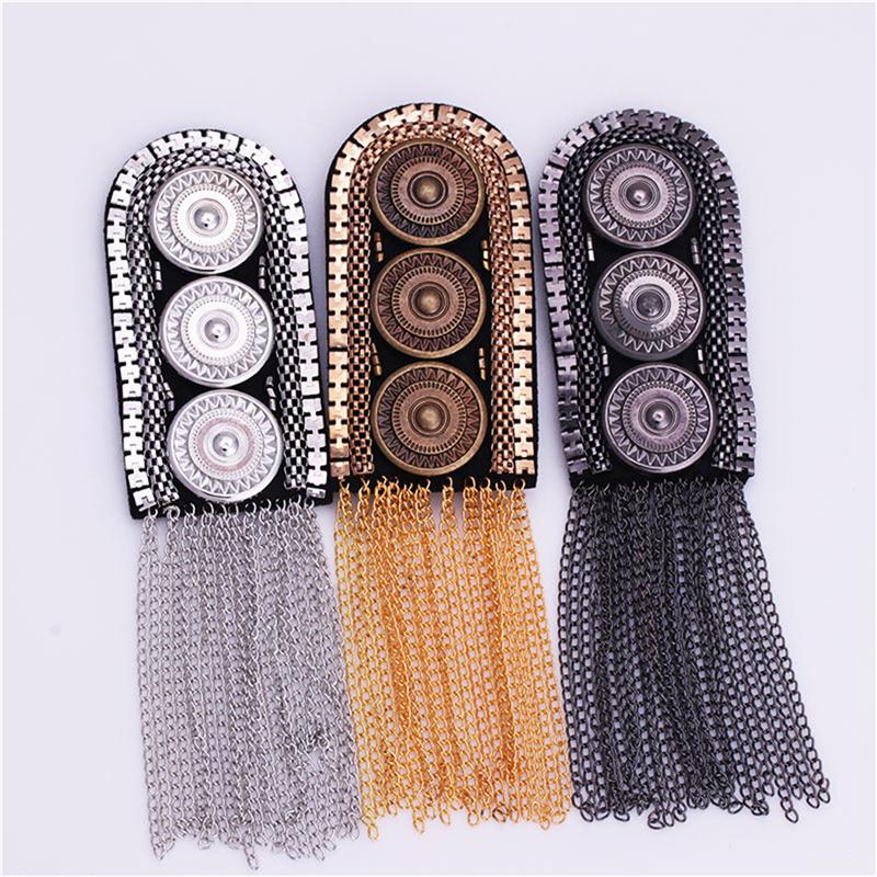 Эполеты с металлическими кисточками, наплечные аксессуары, нашивка в стиле панк-рок, брошь с кисточками, эполеты в стиле панк, металлическая текстура, бахрома, эполеты