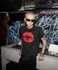 SHIRTMYLIPS Отпечаток губ Рок-звезда Укороченная футболка Черный