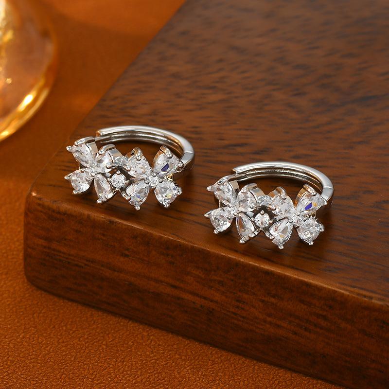 Ear Buckle Korean Fashion Design Earrings Delicate Shine Zircon Cute Earrings Female Buckle Fashion Jewelry Women Party Gift Accessories