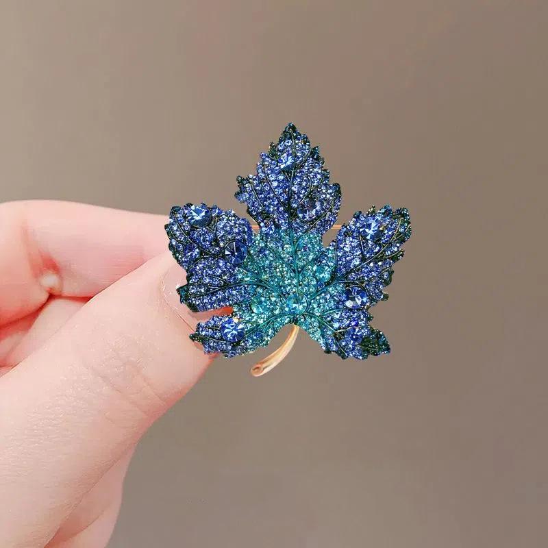 Sunward Growth Sunflower Brooch: Elegant Women's Corsage Pin for College Entrance Suits