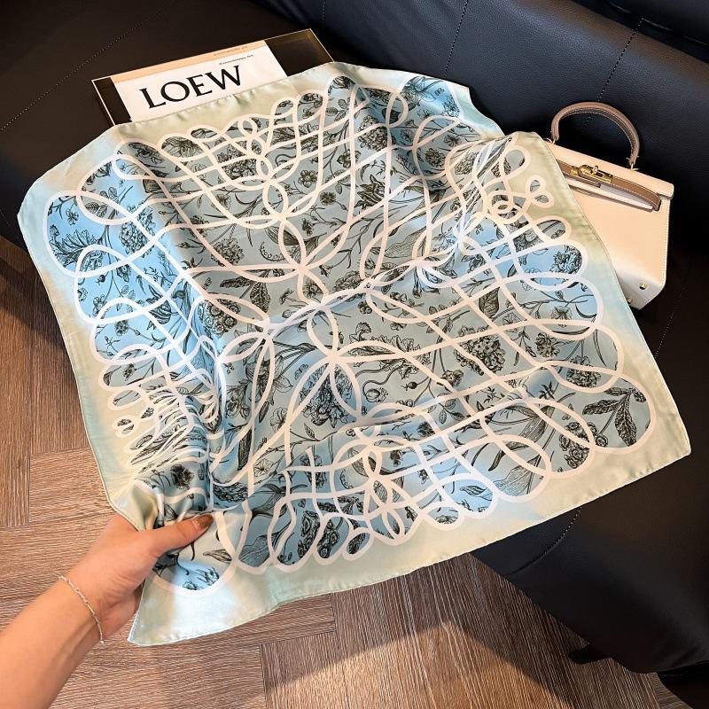 Spring and summer square scarf Korean version of women's scarf decorative binding wrist exquisite foreign style neck protection windproof headscarf