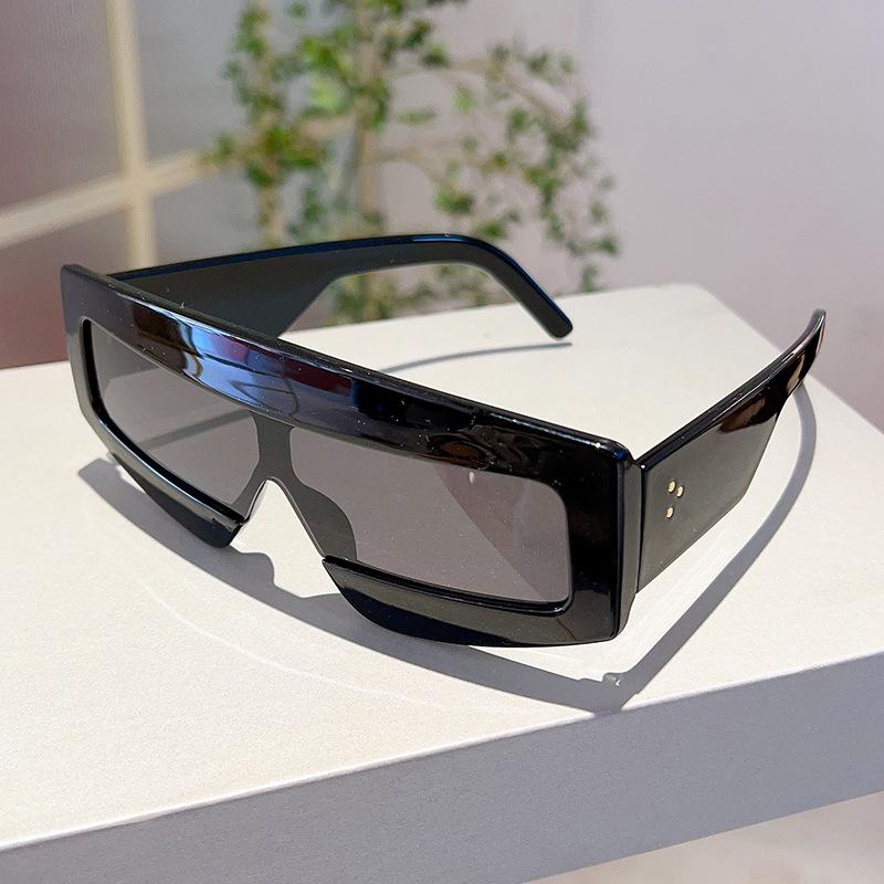 Большие Квадратные Солнцезащитные Очки Женские Мужские Винтажная Мода UV400 Роскошные Дизайнерские Солнечные Очки Цельные Заклепки Тень