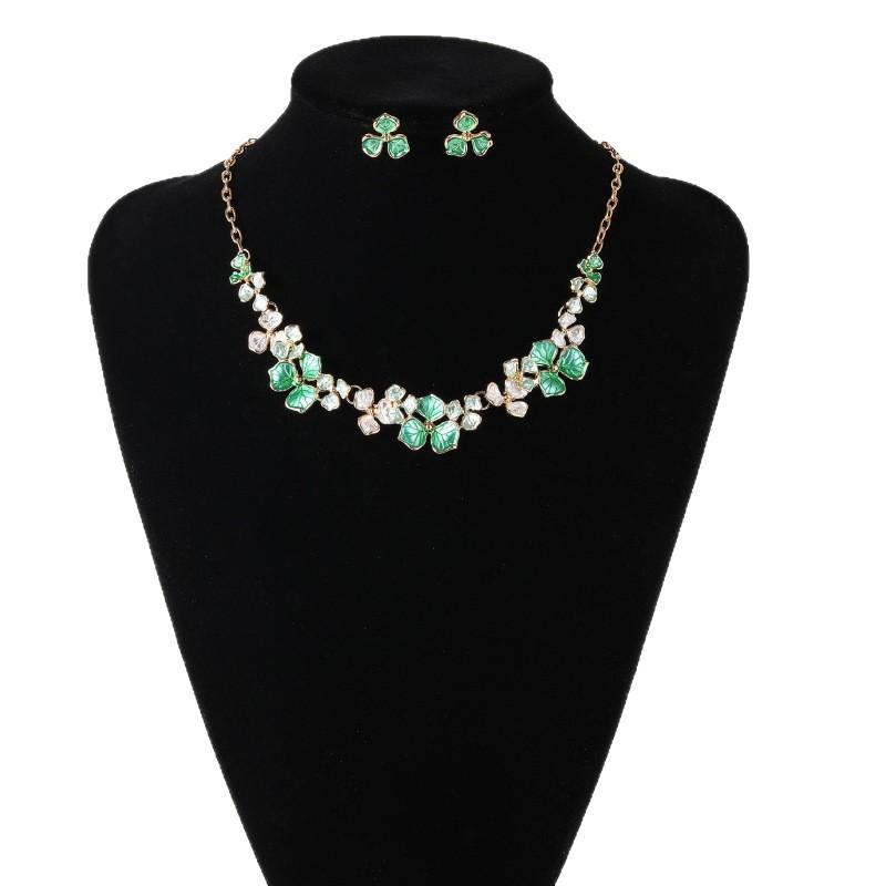 Vintage Enamel Clover Flower Necklace Earrings Set Women Alloy Jewelry Minimalist Fashion Accessory