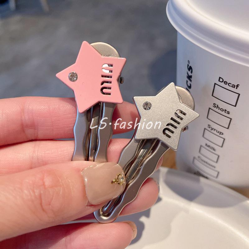 Серебристо-серый зажим-уточка «Звезда» - Модный аксессуар для челки