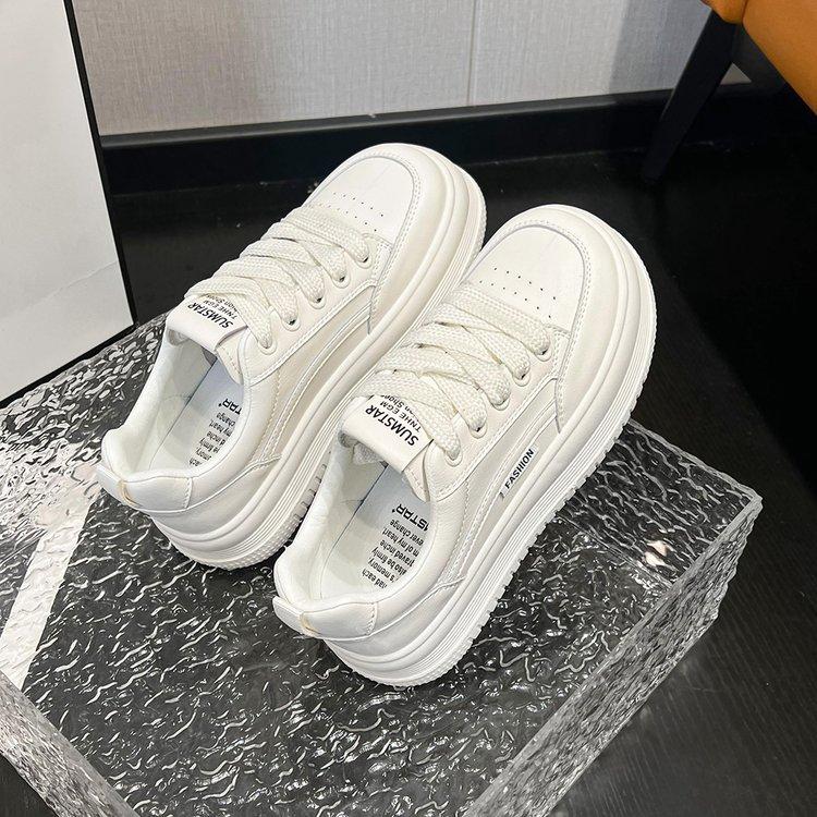 Маленькие белые туфли с толстой подошвой, женские осенние туфли, увеличивающие рост, повседневные спортивные туфли для сноуборда, студенческие дышащие легкие туфли для одинарного ношения